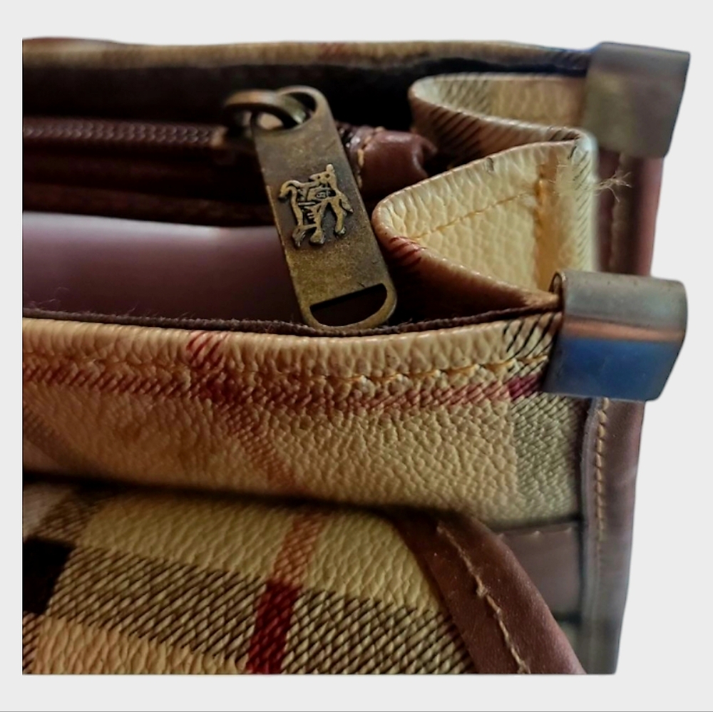 BURBERRY VINTAGE NOVACHECK CLUTCH OR TAB  HOLDER POUCH EUC - Picture 8 of 13